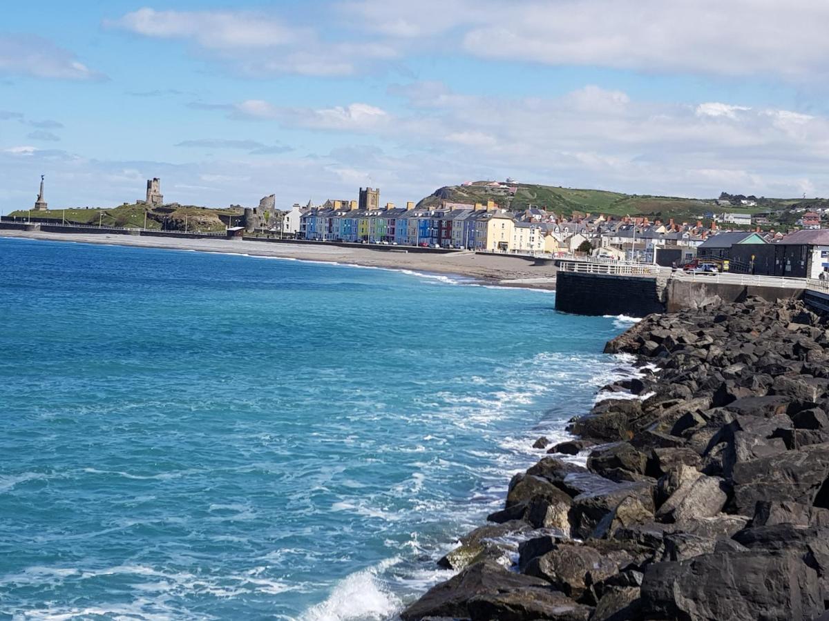 17 Bridge St, 3 Bedroom Flat Aberystwyth Buitenkant foto