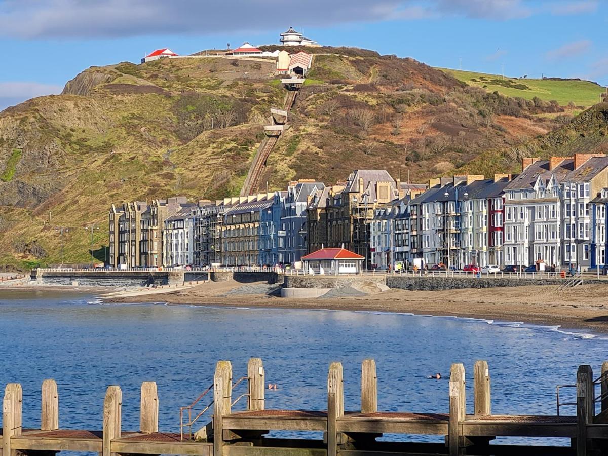 17 Bridge St, 3 Bedroom Flat Aberystwyth Buitenkant foto