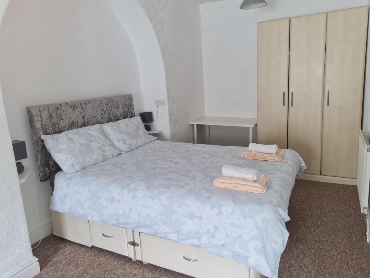 17 Bridge St, 3 Bedroom Flat Aberystwyth Buitenkant foto